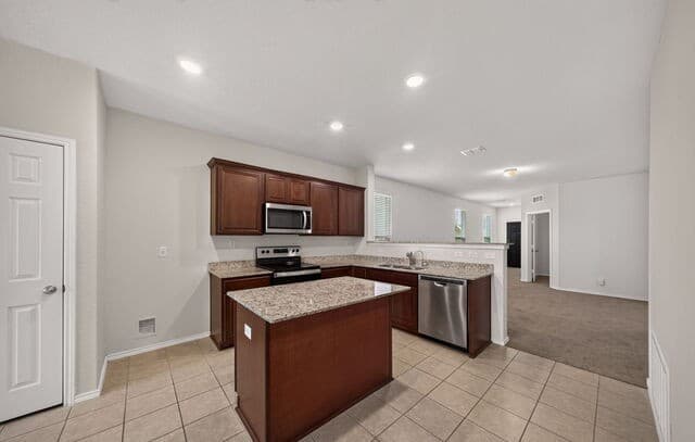 10334  Gibbons Crk, San Antonio, TX 78252 — photo 10