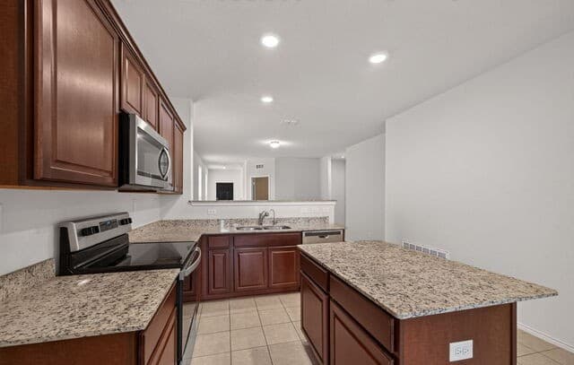 10334  Gibbons Crk, San Antonio, TX 78252 — photo 12