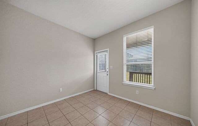 10334  Gibbons Crk, San Antonio, TX 78252 — photo 14