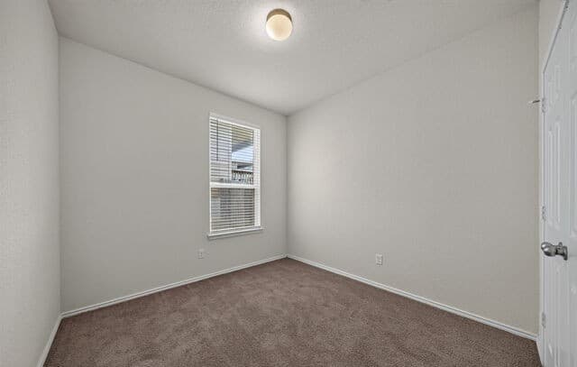 10334  Gibbons Crk, San Antonio, TX 78252 — photo 19