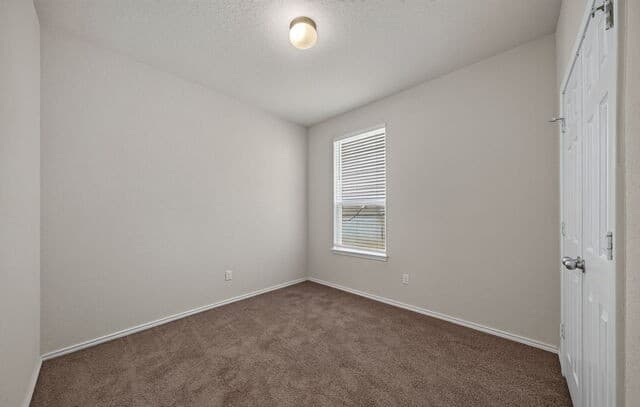10334  Gibbons Crk, San Antonio, TX 78252 — photo 21