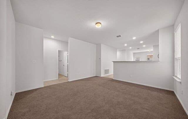 10334  Gibbons Crk, San Antonio, TX 78252 — photo 8