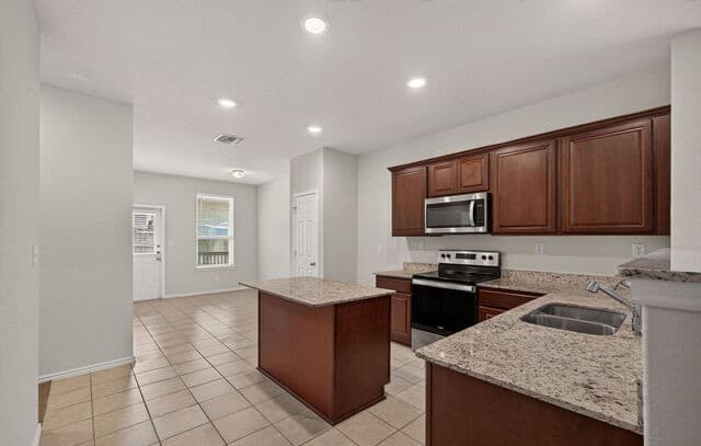 10334  Gibbons Crk, San Antonio, TX 78252 — photo 9