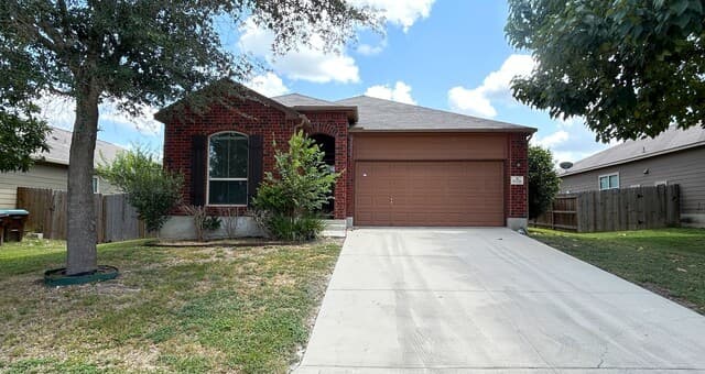 11226  Camp Creek Trl, San Antonio, TX 78245 — photo 2