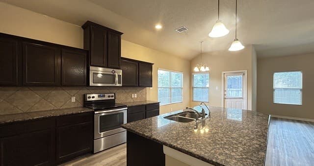 11226  Camp Creek Trl, San Antonio, TX 78245 — photo 9