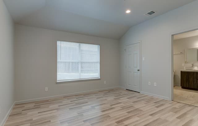 6626  Woodstock, San Antonio, TX 78223 — photo 12