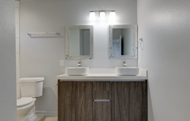 6626  Woodstock, San Antonio, TX 78223 — photo 13