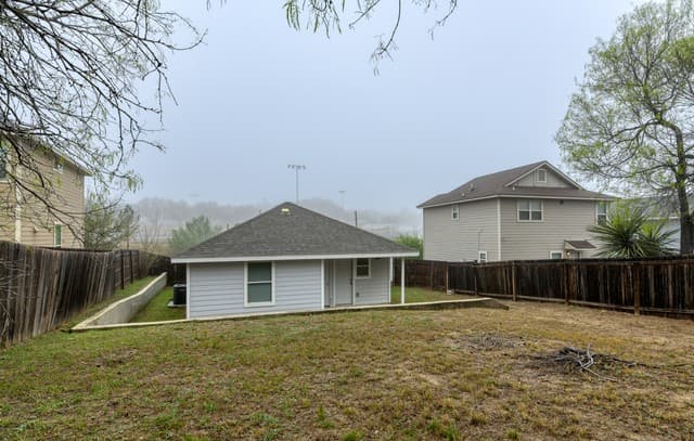 6626  Woodstock, San Antonio, TX 78223 — photo 2