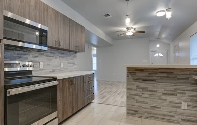 6626  Woodstock, San Antonio, TX 78223 — photo 8