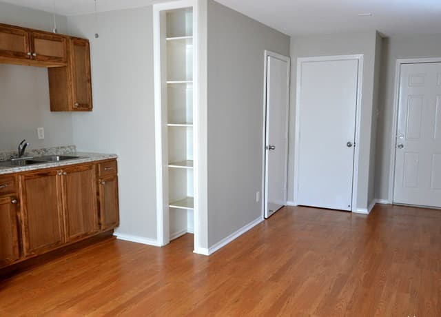 902 W Kings Hwy Unit 3, San Antonio, TX 78201 — photo 2