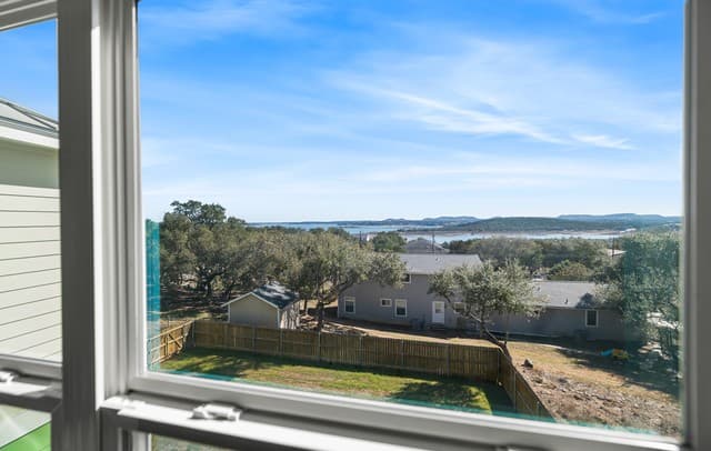 1385  Riviera Dr, Canyon Lake, TX 78133 — photo 3