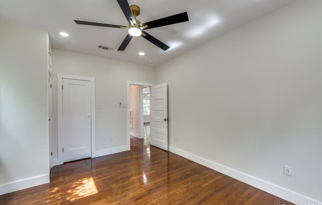 2007 W Mistletoe Ave, San Antonio, TX 78201 — photo 14