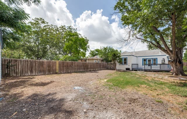 2007 W Mistletoe Ave, San Antonio, TX 78201 — photo 21