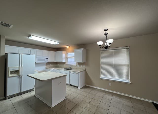 8952  Scarlet Creek, Universal City, TX 78148 — photo 8