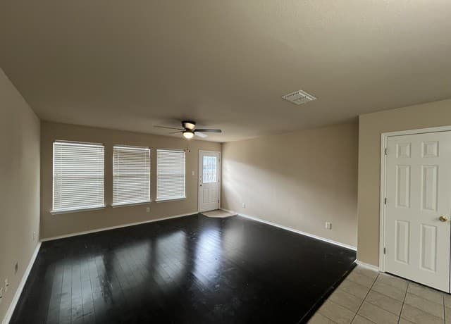 8952  Scarlet Creek, Universal City, TX 78148 — photo 9