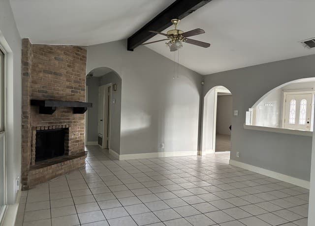 6850  Mickey Mantle Dr, San Antonio, TX 78240 — photo 4