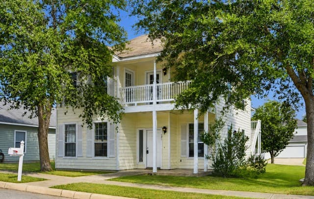 121  Lark Hill