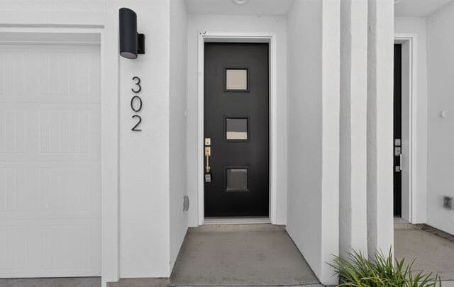 1735 W Gramercy Pl Unit 302