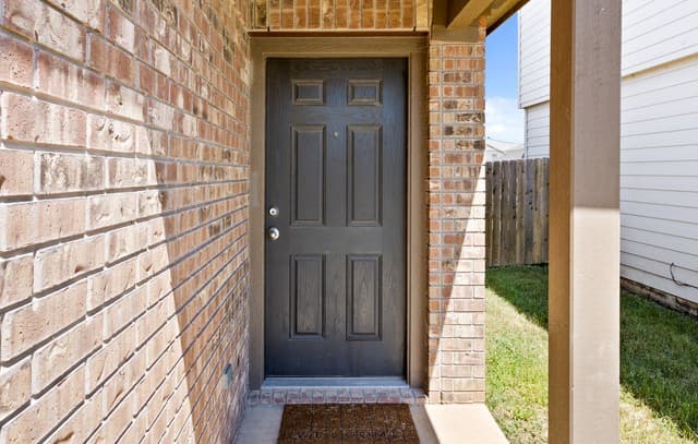 15214  Harbor Lndg, Von Ormy, TX 78073 — photo 2