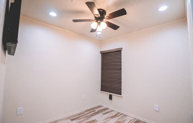 206  University, San Antonio, TX 78201 — photo 9