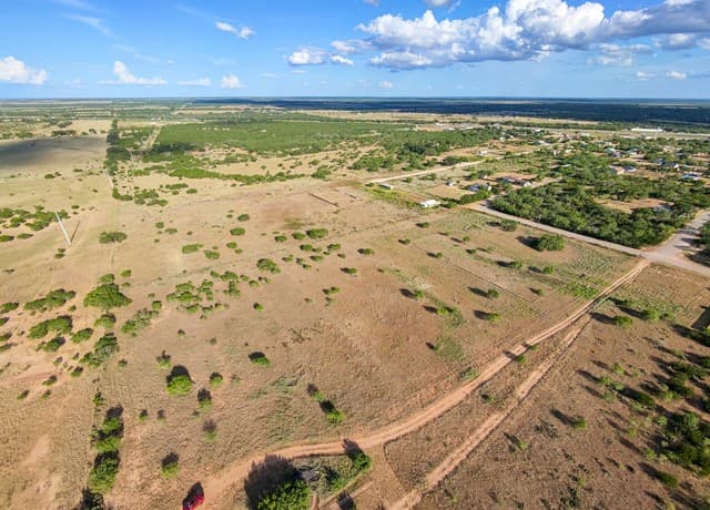 675  County Rd 1629, Moore, TX 78057 — photo 11