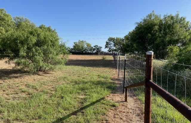 675  County Rd 1629, Moore, TX 78057 — photo 7