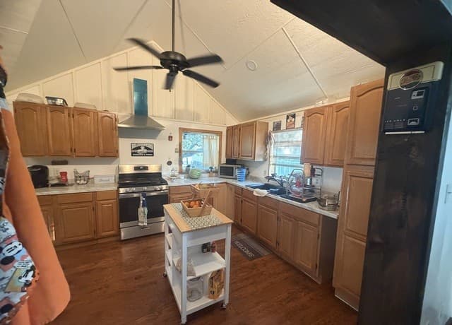 2366  Royal Oaks, Poteet, TX 78065 — photo 12