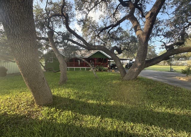 2366  Royal Oaks, Poteet, TX 78065 — photo 2