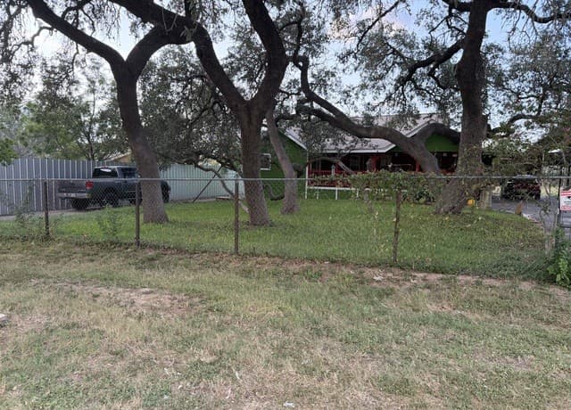 2366  Royal Oaks, Poteet, TX 78065 — photo 25