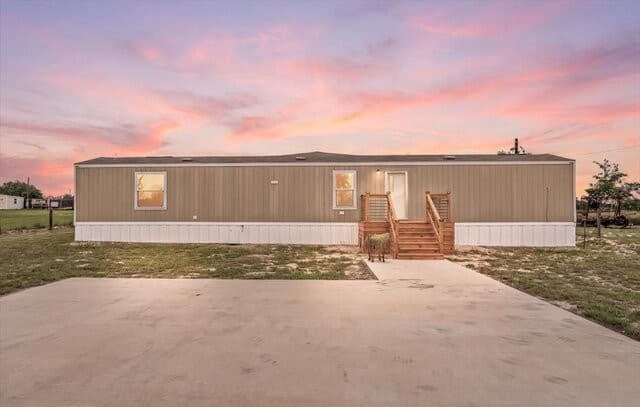 122  Amber Ln, Poteet, TX 78065 — photo 2