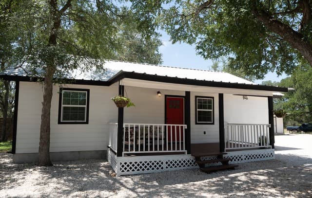 1627  Forest Lake Dr