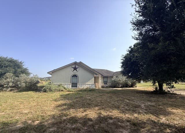 116  Palomino Trail, Natalia, TX 78059