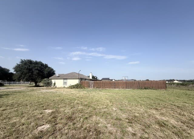 116  Palomino Trail, Natalia, TX 78059 — photo 23
