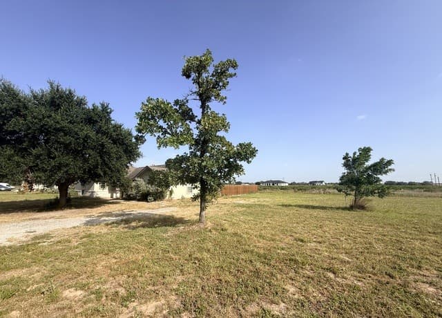 116  Palomino Trail, Natalia, TX 78059 — photo 24