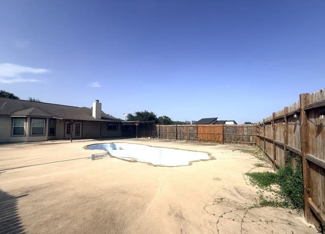 116  Palomino Trail, Natalia, TX 78059 — photo 3