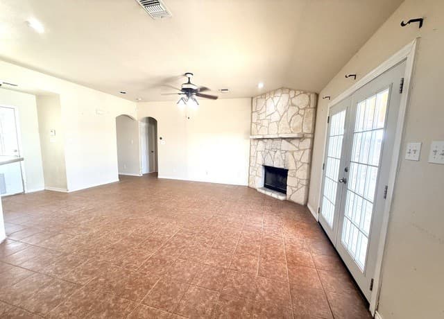 116  Palomino Trail, Natalia, TX 78059 — photo 4