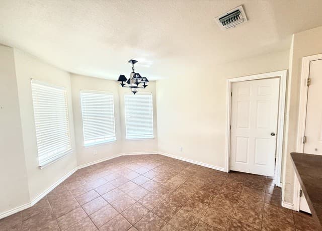 116  Palomino Trail, Natalia, TX 78059 — photo 6
