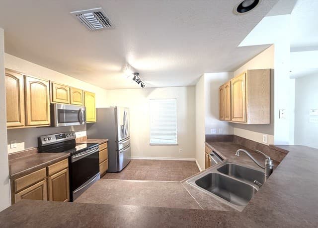 116  Palomino Trail, Natalia, TX 78059 — photo 9