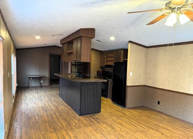 385 W County Road 5719, Devine, TX 78016 — photo 2