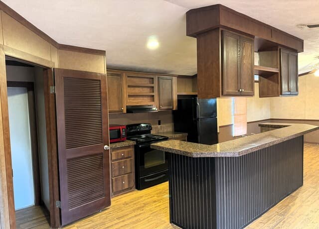 385 W County Road 5719, Devine, TX 78016 — photo 3
