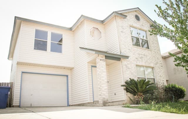 8922  Branding Field, San Antonio, TX 78240 — photo 2