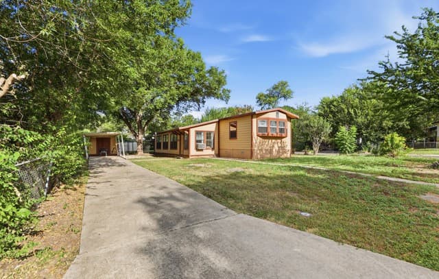 8561  Braewick Dr, San Antonio, TX 78239 — photo 2