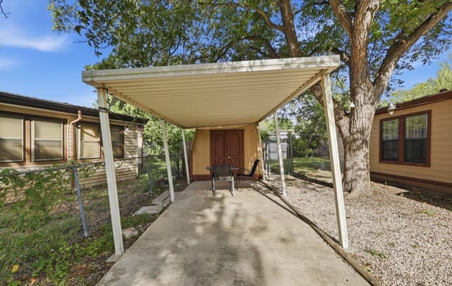 8561  Braewick Dr, San Antonio, TX 78239 — photo 4