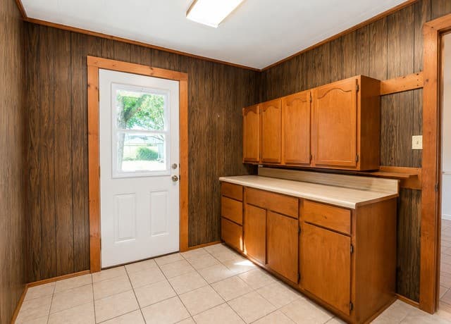 305  Waltom Ave, Jourdanton, TX 78026 — photo 7