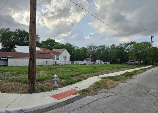 223  Coleman St, San Antonio, TX 78208 — photo 2