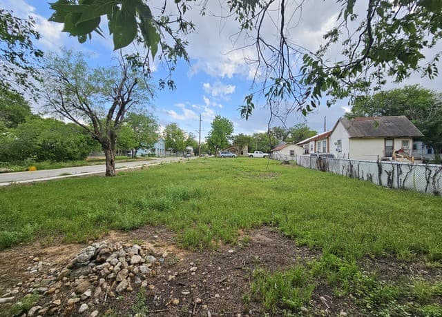 223  Coleman St, San Antonio, TX 78208 — photo 5