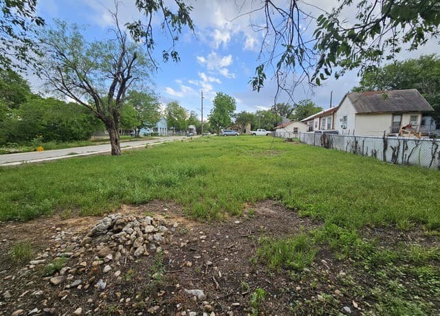 223  Coleman St, San Antonio, TX 78208 — photo 7