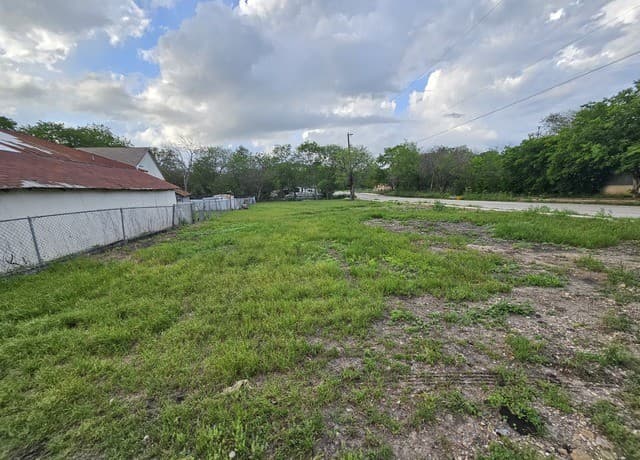 223  Coleman St, San Antonio, TX 78208 — photo 8