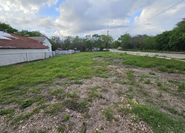 223  Coleman St, San Antonio, TX 78208 — photo 9