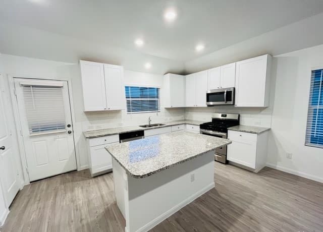 10419  Beachball Bend, San Antonio, TX 78109 — photo 2